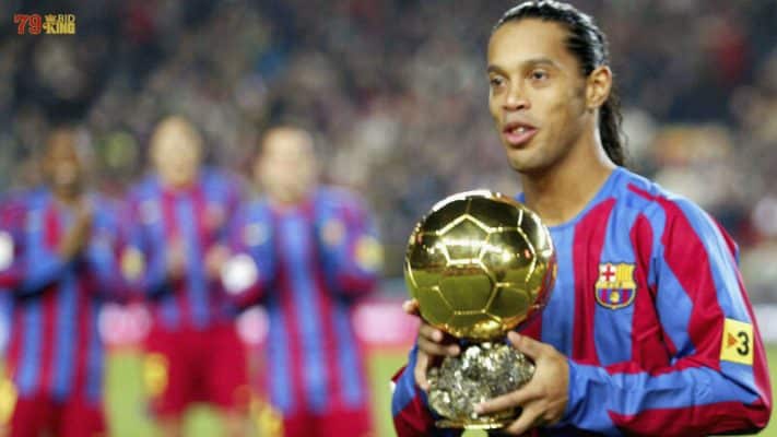 Dù có điều gì xảy ra thì Ronaldinho vẫn là một tượng đài khó lòng thay thế
