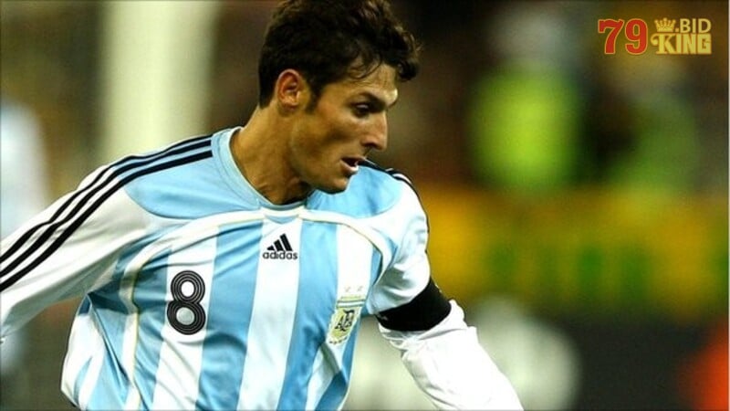 Anh cũng đóng góp rất lớn vào các giải đấu lớn nhỏ của đội tuyển Argentina